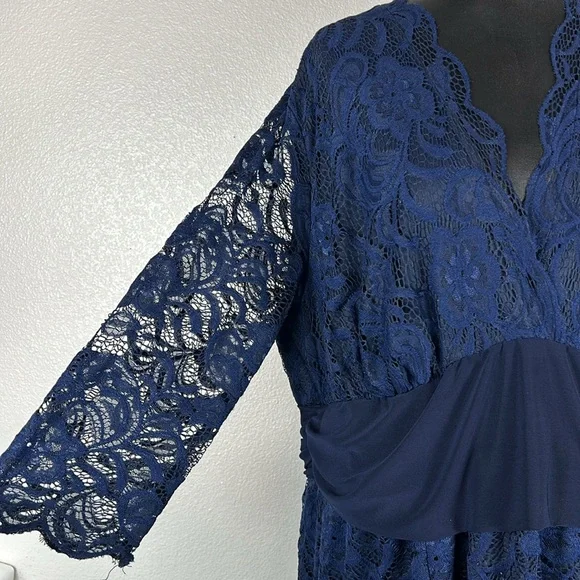 Kiyonna Nocturnal Navy Maxi Screen Siren Lace Formal Evening Gown Size 2X(18-20) - Picture 10 of 16
